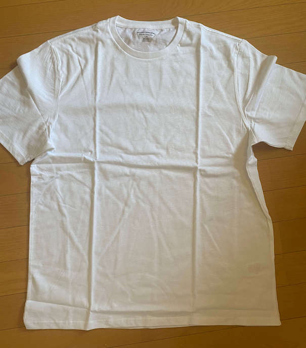 AmazonエッセンシャルズのパックTシャツのシルエット
